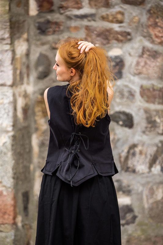 miederweste-mit-stickerei-selma-schwarz~5.webp