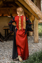 1740834587_viskosekleid-mit-trompetenaermeln-berblin-schwarz-rot~10.webp