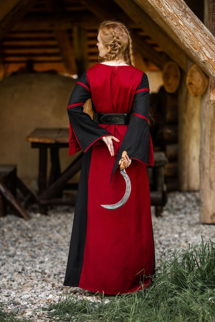 1740834582_viskosekleid-mit-trompetenaermeln-berblin-schwarz-rot~3.webp