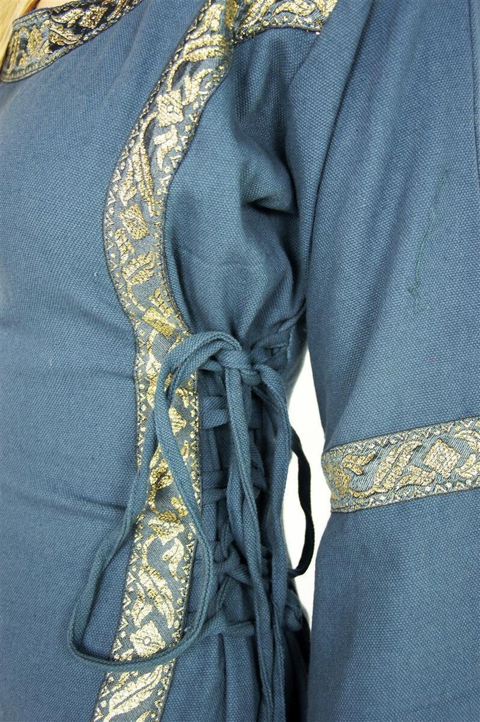 1740835165_mittelalterkleid-mit-borduere-sophie-blau~4.webp