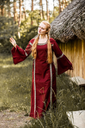 1740842608_mittelalterkleid-mit-borduere-sophie-rot~3.webp