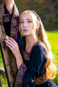 1740856747_edles-viskose-kleid-schwarz~5.webp