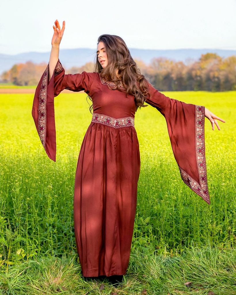 1740857123_edles-viskose-kleid-burgundrot~5.webp