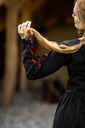 1740929135_mittelalterkleid-medusa-schwarz-rot~10.webp