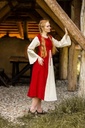 1740930515_mittelalter-baumwollkleid-ilse-rot-natur~6.webp