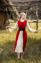 1740930512_mittelalter-baumwollkleid-ilse-rot-natur~2.webp
