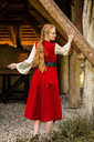 1740930514_mittelalter-baumwollkleid-ilse-rot-natur~4.webp