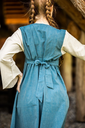 1740930021_mittelalter-baumwollkleid-ilse-taubenblau-natur~8.webp