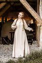 1740931401_bodenlanges-langarmkleid-mechthild-hanffarben~5.webp