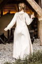 1740931402_bodenlanges-langarmkleid-mechthild-hanffarben~6.webp