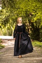 1740931539_bodenlanges-langarmkleid-mechthild-schwarz~10.webp
