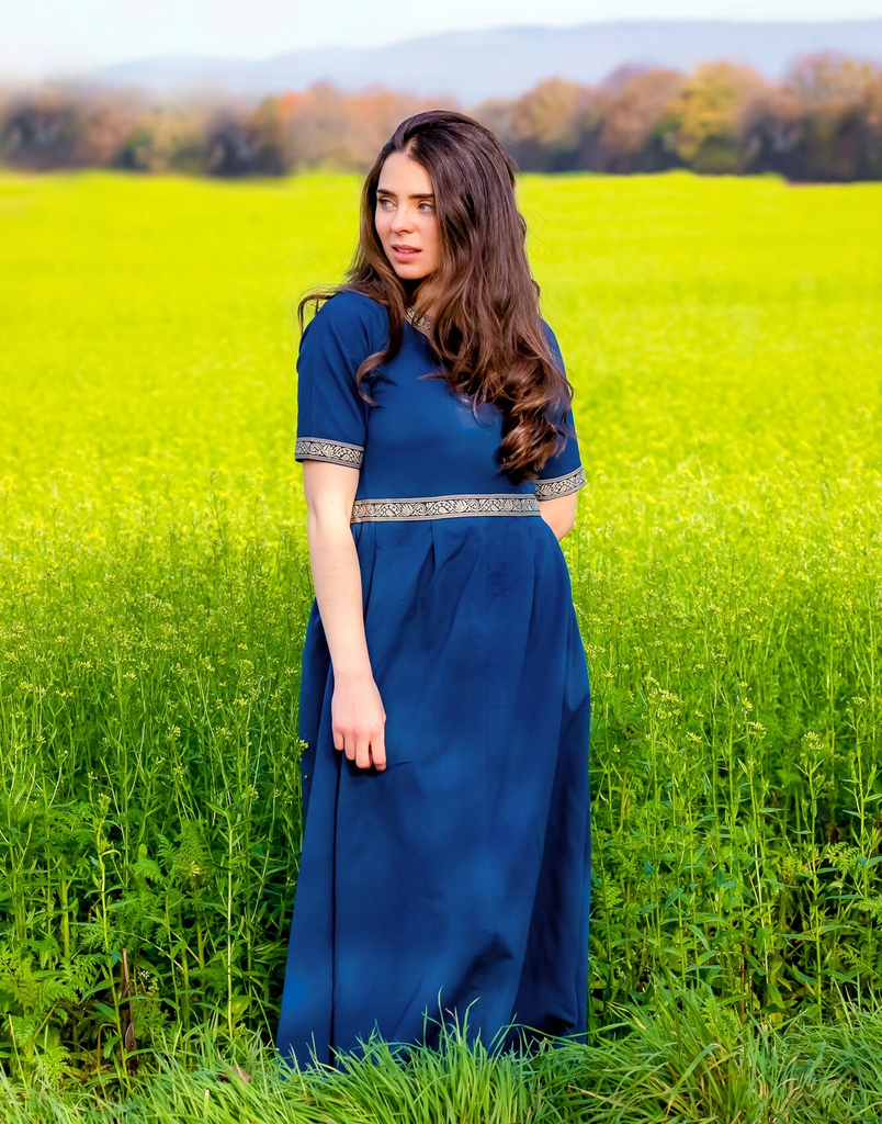 1740932641_edles-kurzarmkleid-mit-borduere-ennlin-blau~3.webp