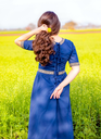 1740932642_edles-kurzarmkleid-mit-borduere-ennlin-blau~4.webp
