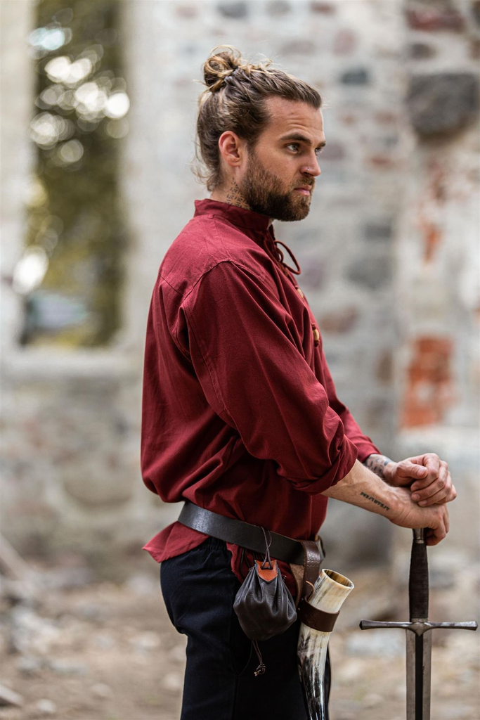1740934659_mittelalterhemd-ansbert-rot~2.webp