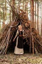 1740939340_mittelalter-ueberkleid-magdalena-braun~11.webp