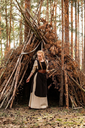 1740939340_mittelalter-ueberkleid-magdalena-braun~11.webp