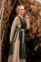 1740939741_mittelalter-ueberkleid-magdalena-gruen~7.webp