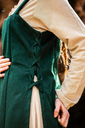 1740944477_wikinger-ueberkleid-aus-wolle-aila-gruen~6.webp