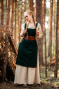 1740944480_wikinger-ueberkleid-aus-wolle-aila-gruen~10.webp