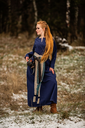 1741098165_wikinger-unterkleid-helga-blau~11.webp