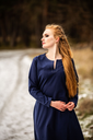 1741098149_wikinger-unterkleid-helga-blau~4.webp