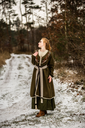 1741099520_bekleidung-mantel-skadi-olive~7.webp