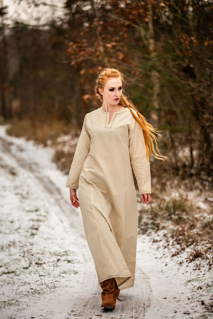 1741098216_wikinger-unterkleid-helga-natur~6.webp