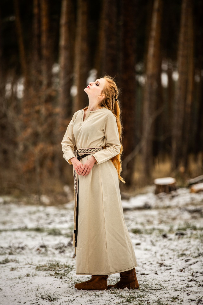 1741098209_wikinger-unterkleid-helga-natur~3.webp