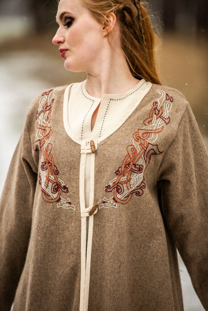 1741100091_bekleidung-mantel-skadi-sand-wikinger~4.webp