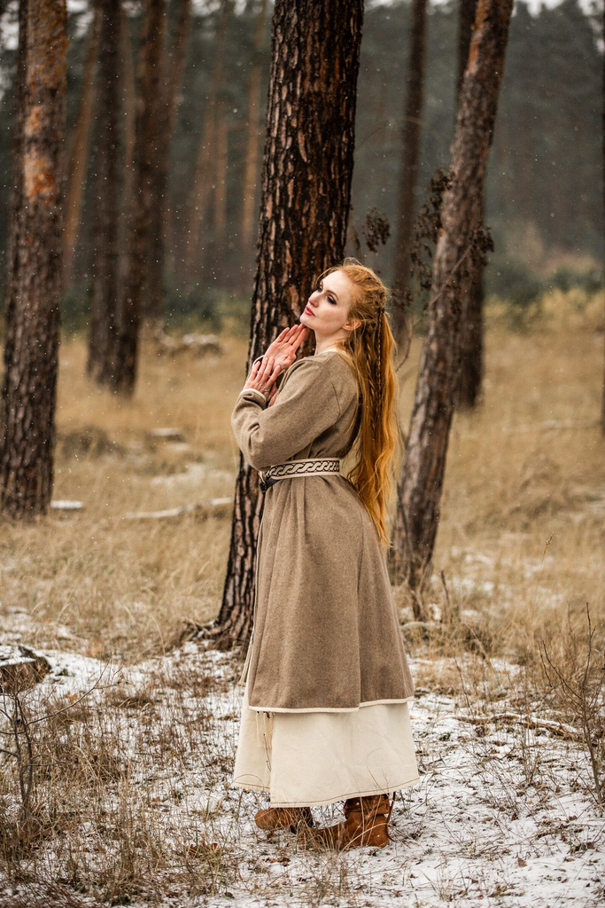 1741100089_bekleidung-mantel-skadi-sand-wikinger~3.webp