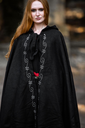 1741100771_wollumhang-mit-stickerei-alma-schwarz_1~9.webp