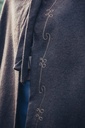 1741101074_wollumhang-mit-stickerei-alma-braun~8.webp