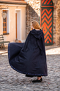 1741101212_wollumhang-mit-stickerei-alma-blau~8.webp