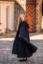 1741101210_wollumhang-mit-stickerei-alma-blau~7.webp