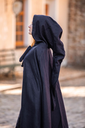 1741101213_wollumhang-mit-stickerei-alma-blau~9.webp