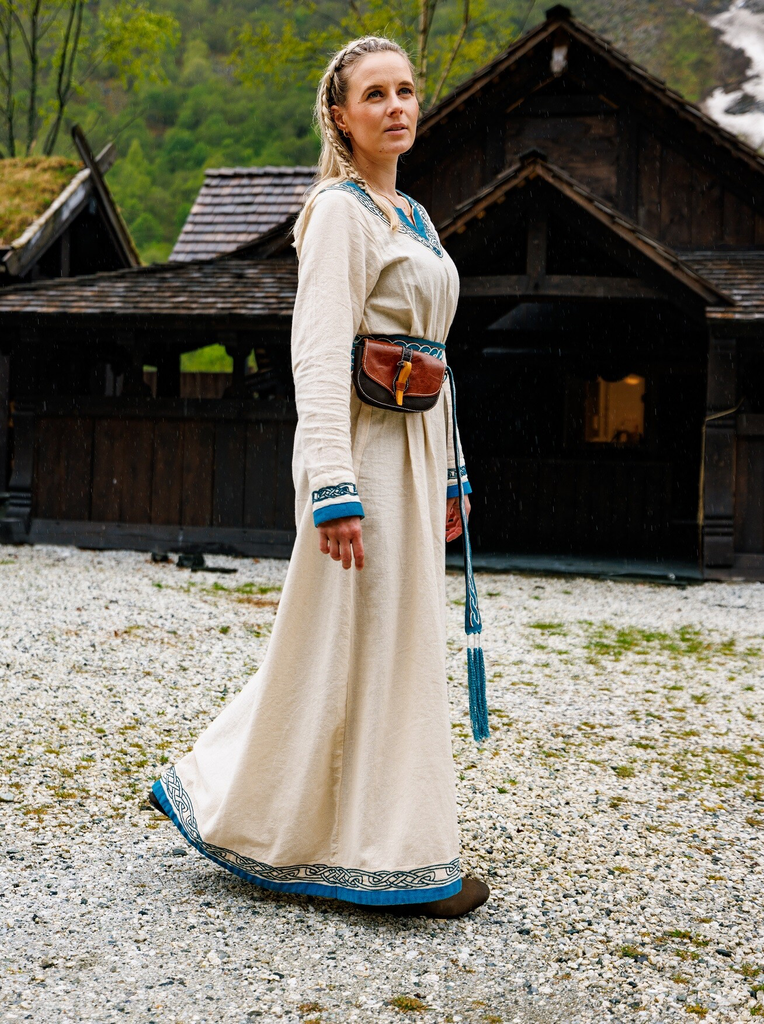 1741168411_wikingerkleid-lagertha-natur-blau~2.webp