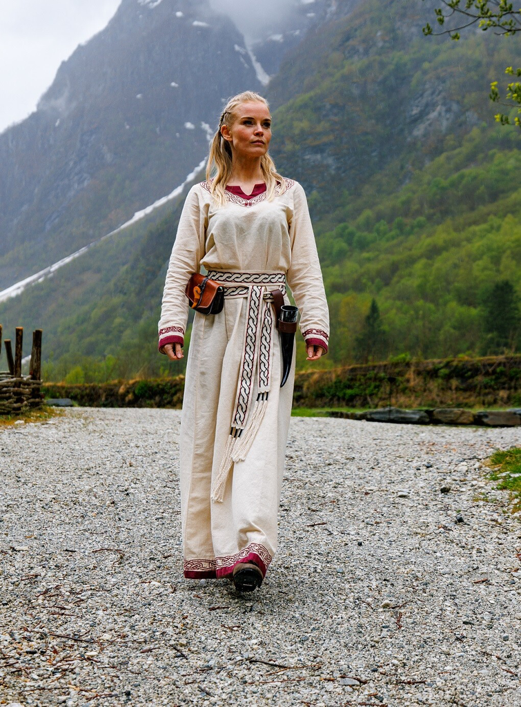 1741168639_wikingerkleid-lagertha-natur-rot~3.webp