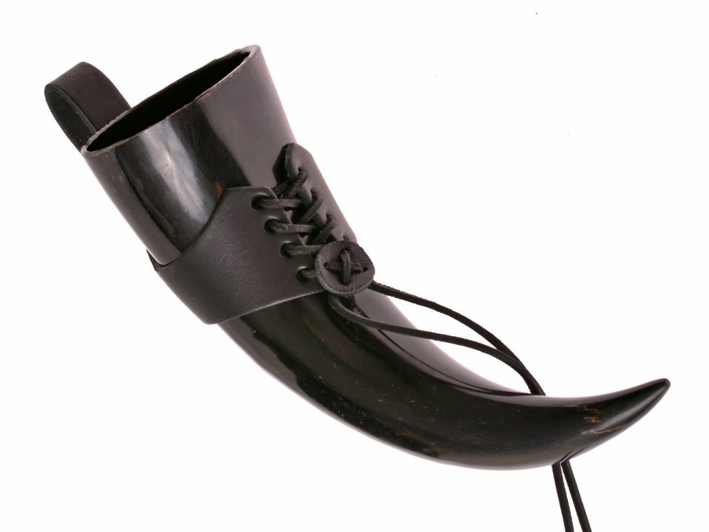 Trinkhorn mit geschnürtem Halter 1