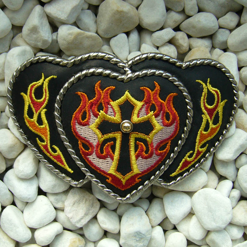 L3-Heart Cross, 4cm, bestickte Gürtelschließe, Schnalle