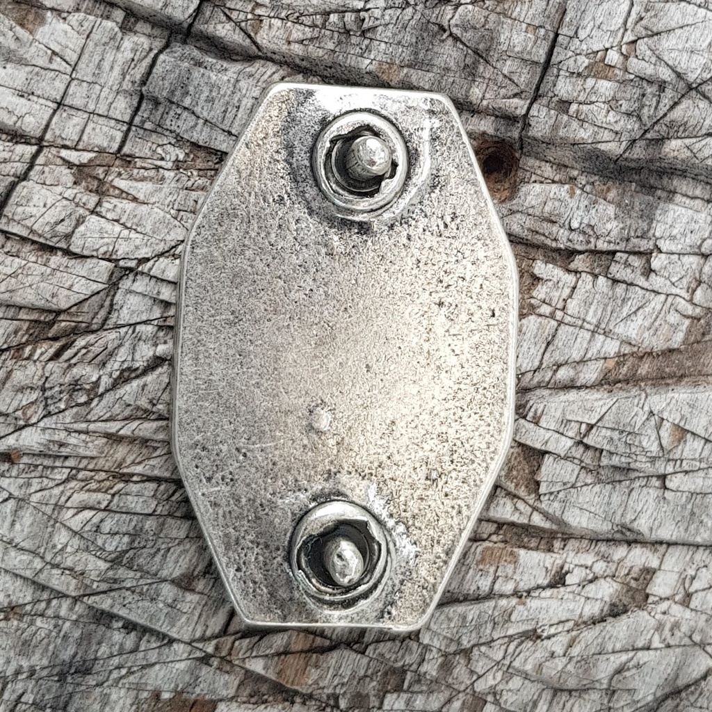sechseckiger, silberfarbener Beschlag, Diamant