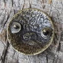 Wirbel-Triskele 'isle of man', altmessingfarbener Beschlag