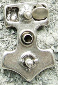 kleiner Mjölnir, Thors Hammer,  altmessingfarbener Beschlag, Wik