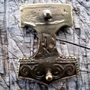 Schonenhammer, Mjölnir, Thorshammer, messingfarbener Beschlag