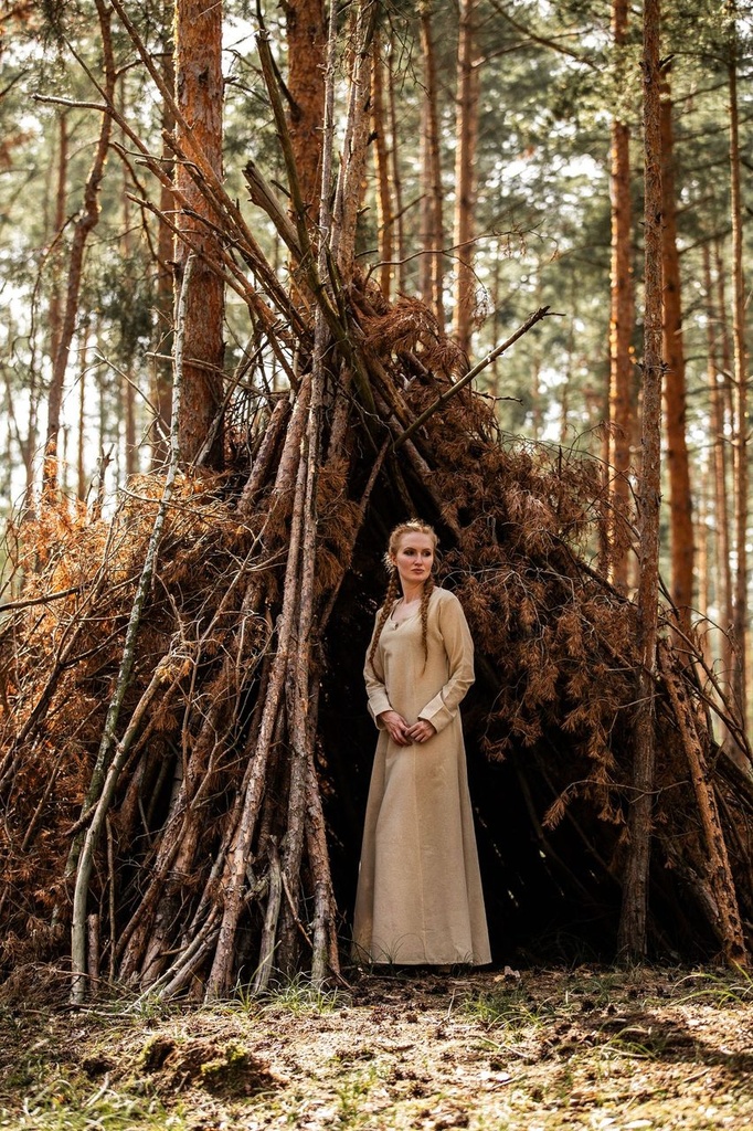 4899h-wikinger-unterkleid-lina-hanf-leonardo-carbone (3).webp