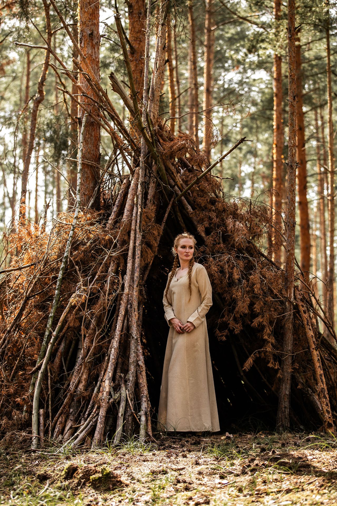 4899h-wikinger-unterkleid-lina-hanf-leonardo-carbone (3).webp