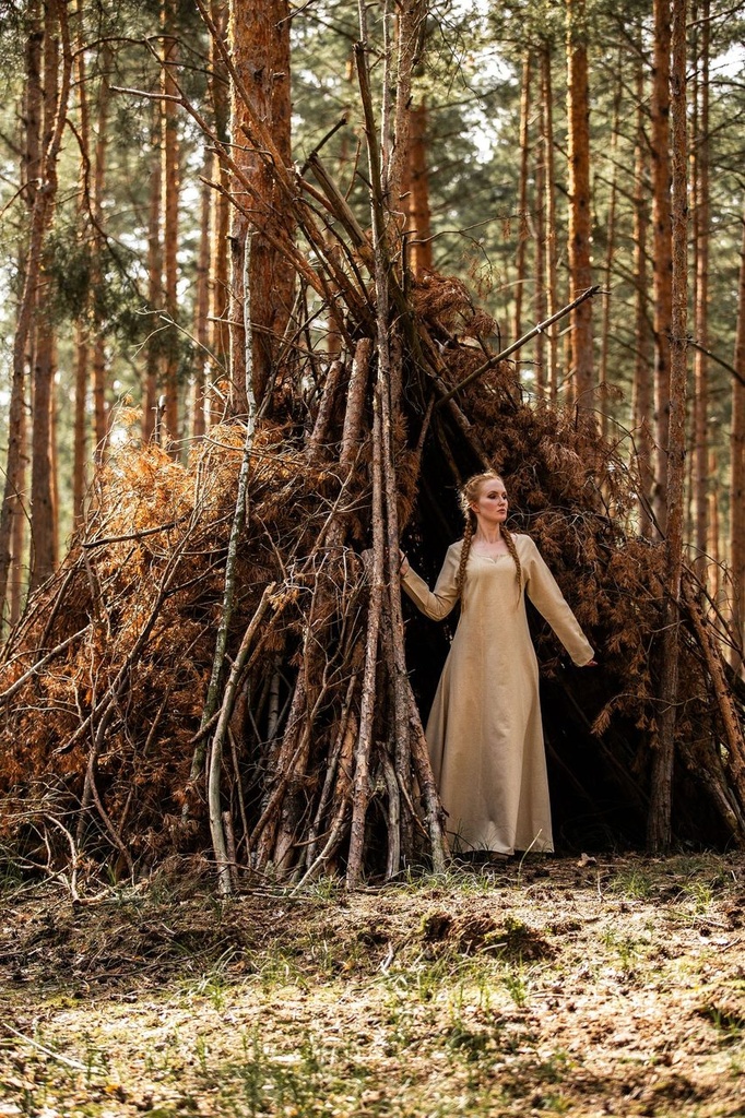 4899h-wikinger-unterkleid-lina-hanf-leonardo-carbone (2).webp
