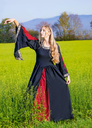 Edles Viskosekleid „Ivette“ – Majestätische Eleganz in Schwarz und Rot