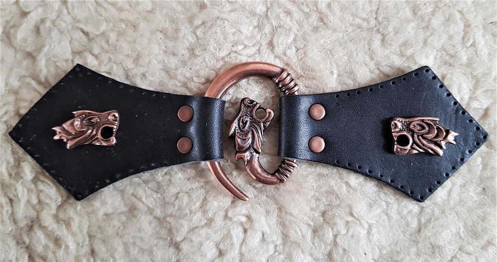 Drachenkopf-Verschluss+ in Kupferoptik – Mit Lederlaschen & Ziernieten für Umhang & Mantel