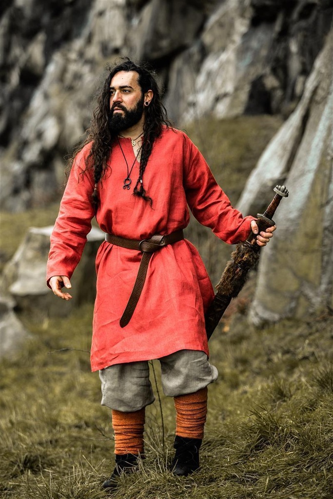 [35685-001] Lange Tunika Halvar Rot - 100% Leinen - Gewand für Mittelalter, Larp und Reenactment (S)