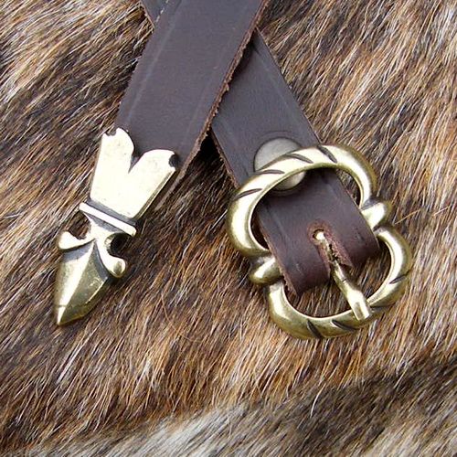 [10 MA 15:A Z.br.si] Spätmittelalter Ledergürtel mit Riemenende 1,5 cm - Accessoire für Mittelalter Reenactment, Larp & Fantasy Gewandung (braun, silber)